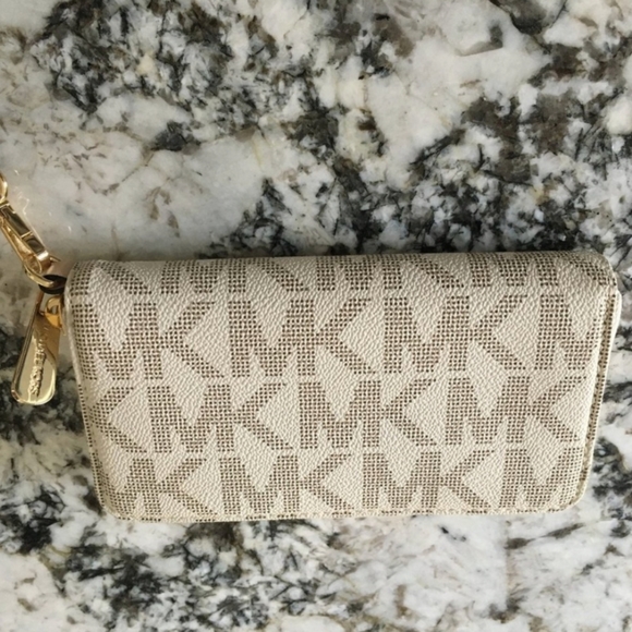 Michael Kors Zip Around Wristlet - Picture 4 of 6